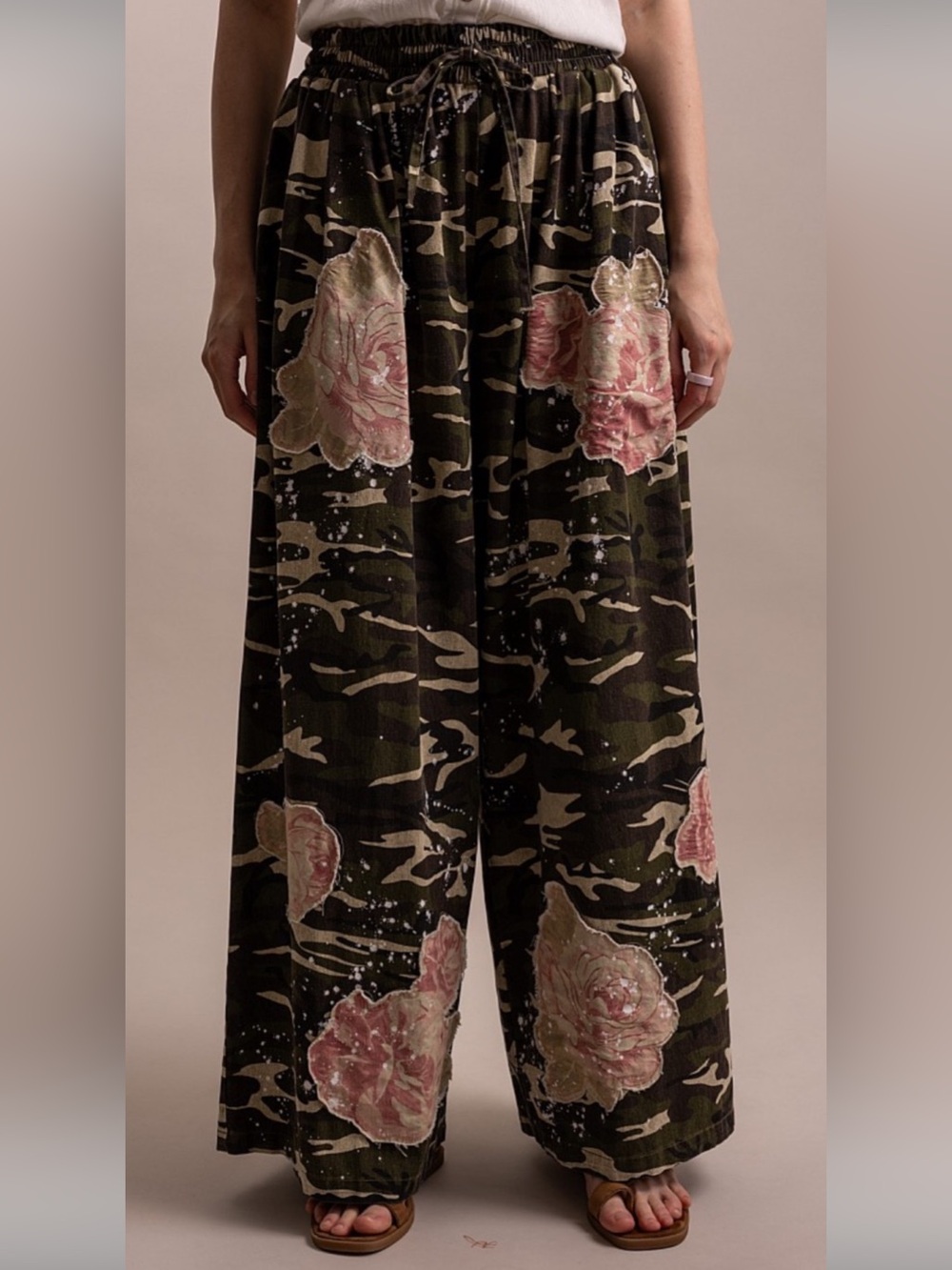 495 ❤️BlueVelvet camo paint splatter floral pants - Picture 3 of 3